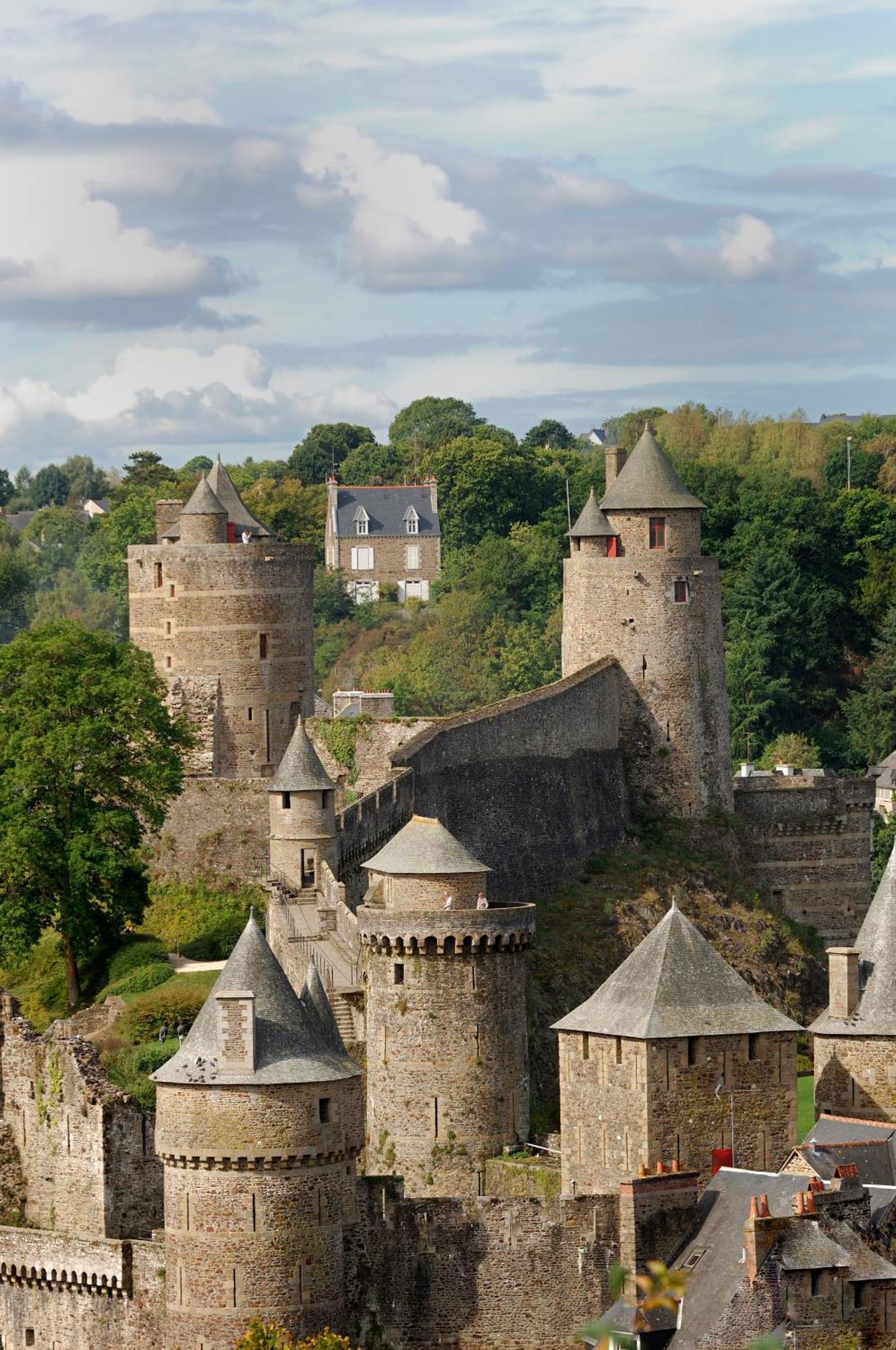 The Originals Boutique, Hotel Le Lion D'Or, Fougeres Ouest Maen Roch Exterior foto