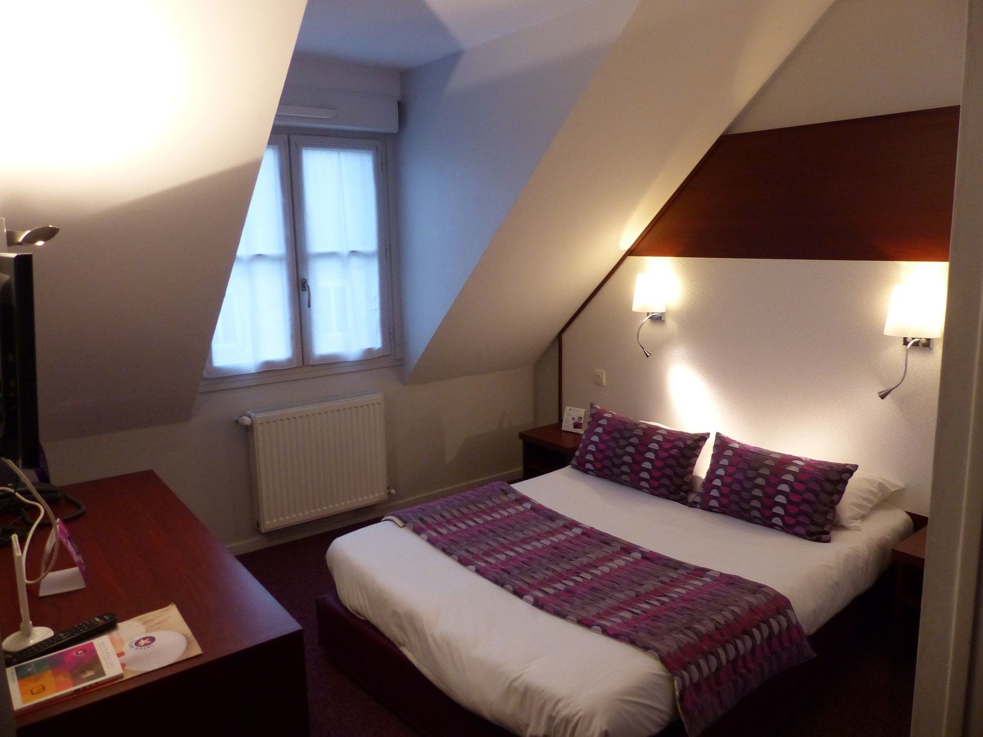 The Originals Boutique, Hotel Le Lion D'Or, Fougeres Ouest Maen Roch Exterior foto
