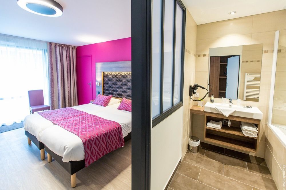 The Originals Boutique, Hotel Le Lion D'Or, Fougeres Ouest Maen Roch Exterior foto