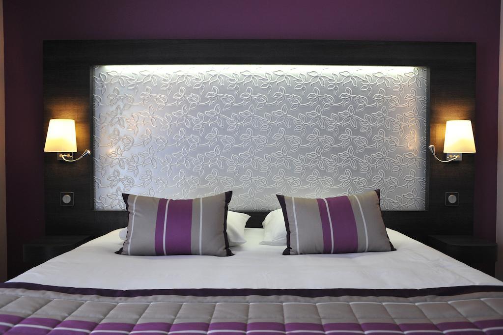 The Originals Boutique, Hotel Le Lion D'Or, Fougeres Ouest Maen Roch Exterior foto